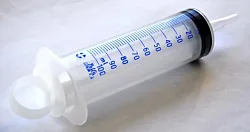 Stříkačka 100 ml – třídílná, sterilní výplachová s kónusem a nádstavcem, 50ks